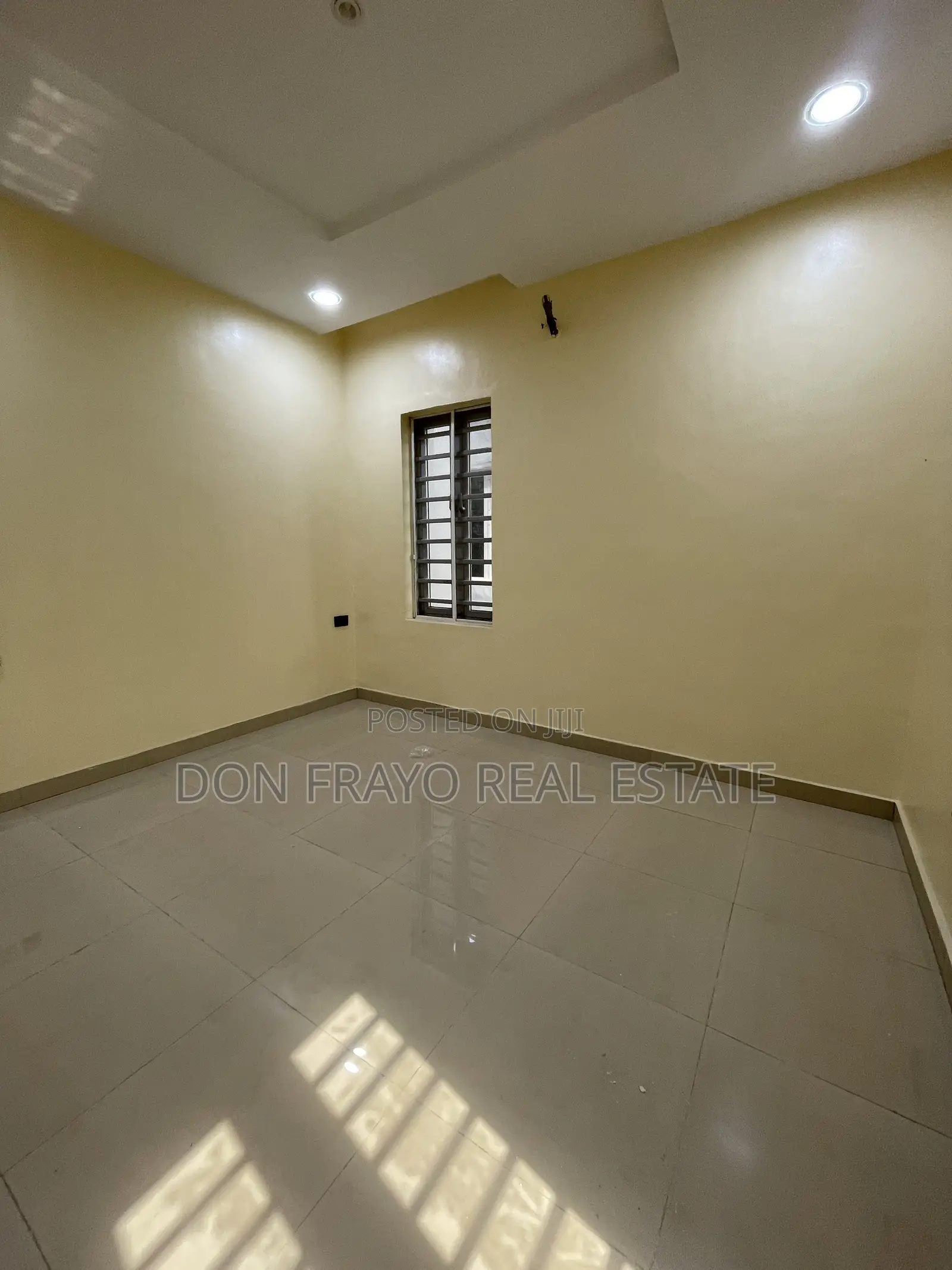 3bdrm Apartment in Old Bodija for sale in Bodija