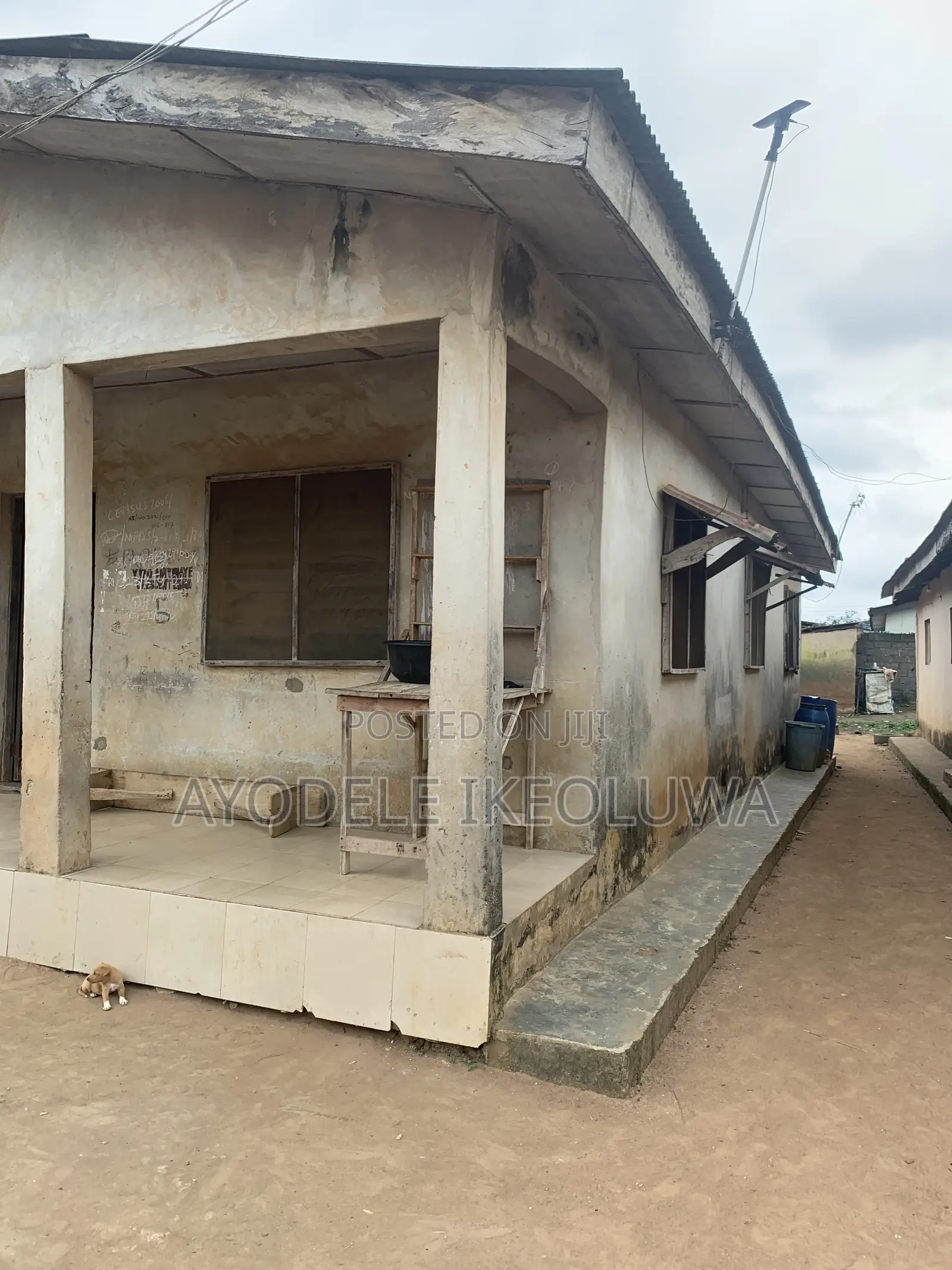 6bdrm Room & Parlour in Agric Road, Egan for sale in Egan