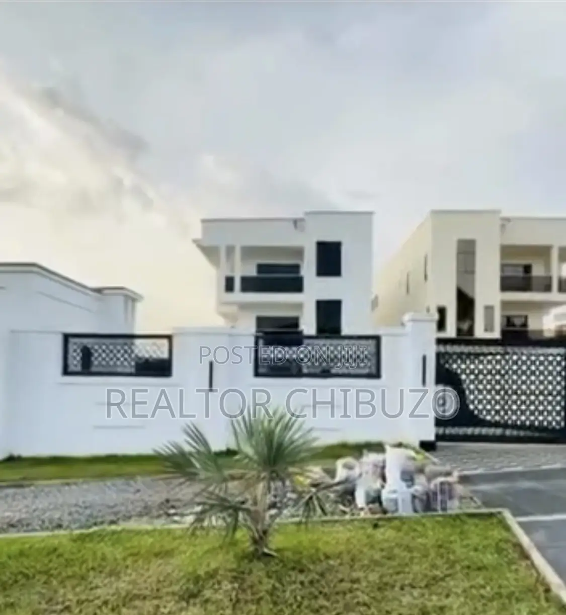 Furnished 7bdrm Duplex in Abuja Top Realty, Guzape District for sale in Guzape District