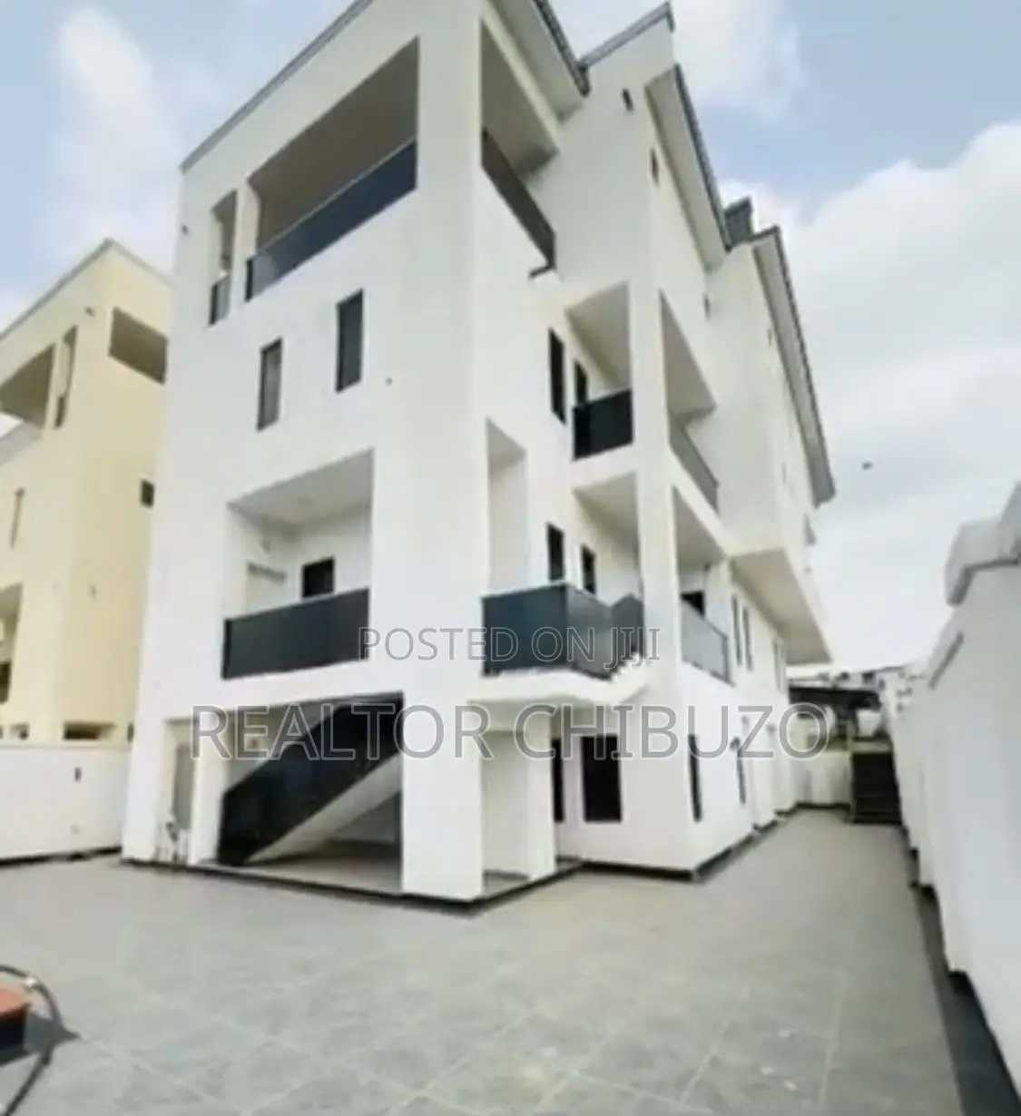 Furnished 7bdrm Duplex in Abuja Top Realty, Guzape District for sale in Guzape District