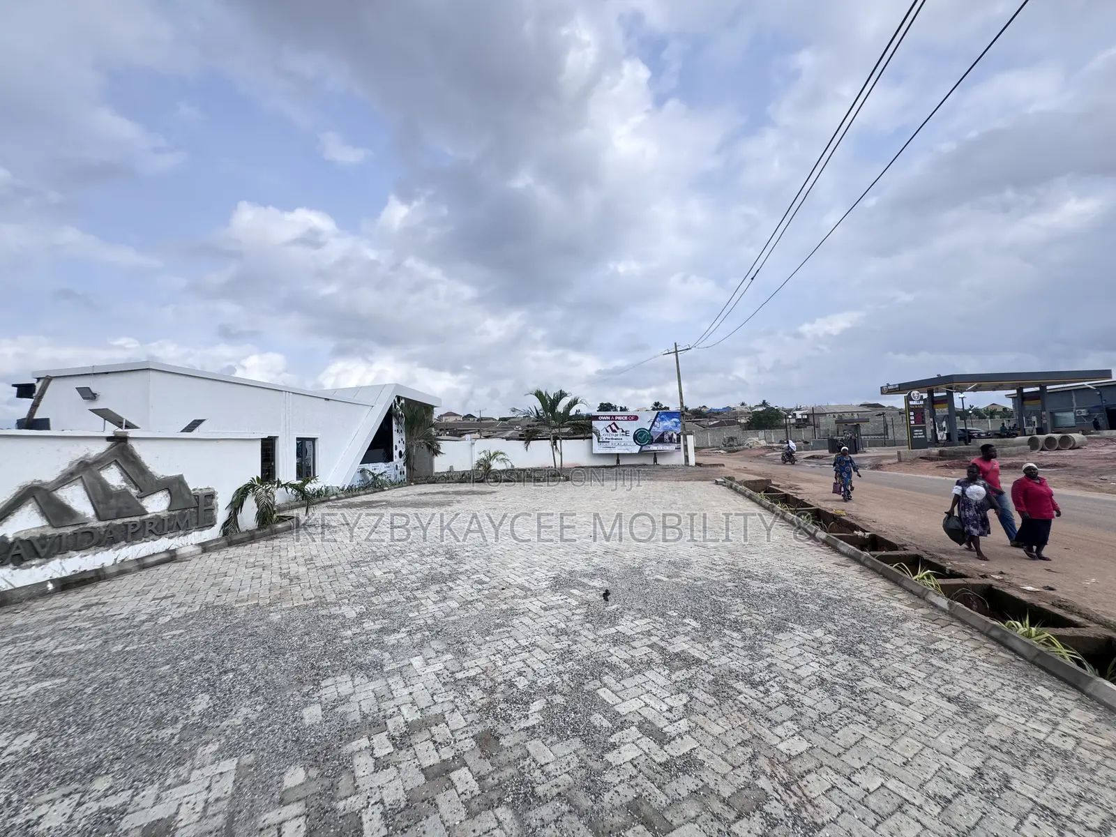 Prime Land for Sale in an Already Habited Community in Ipaja Road
