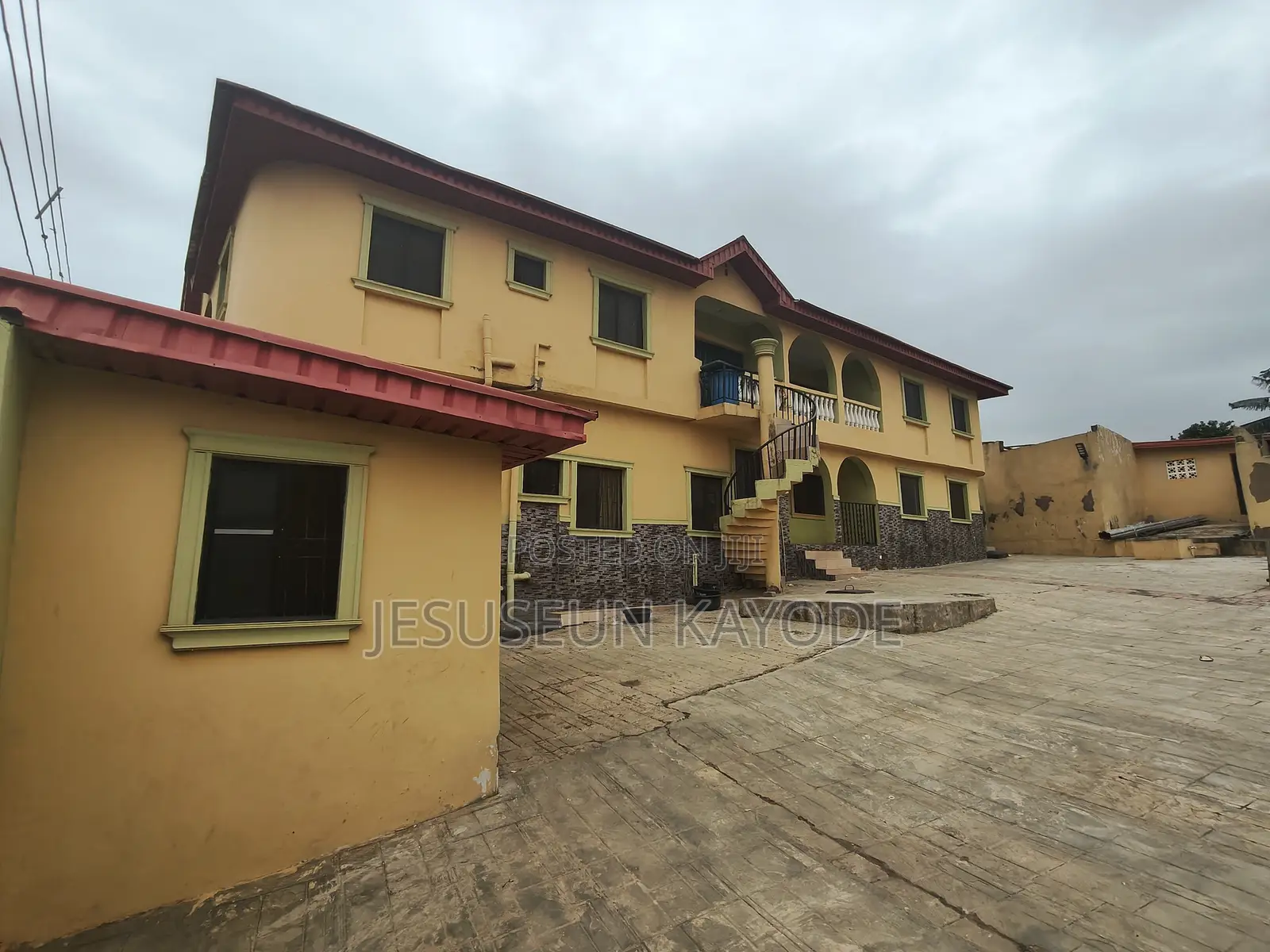 3bdrm Block of Flats in Aga Ikorodu for rent in Ikorodu Garage