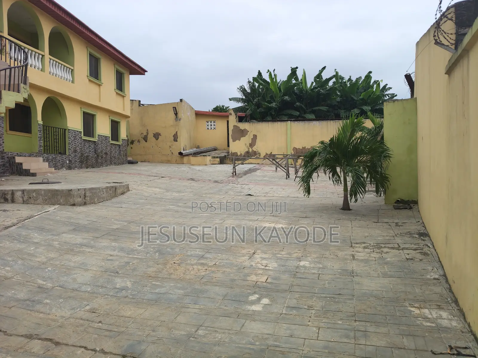 3bdrm Block of Flats in Aga Ikorodu for rent in Ikorodu Garage
