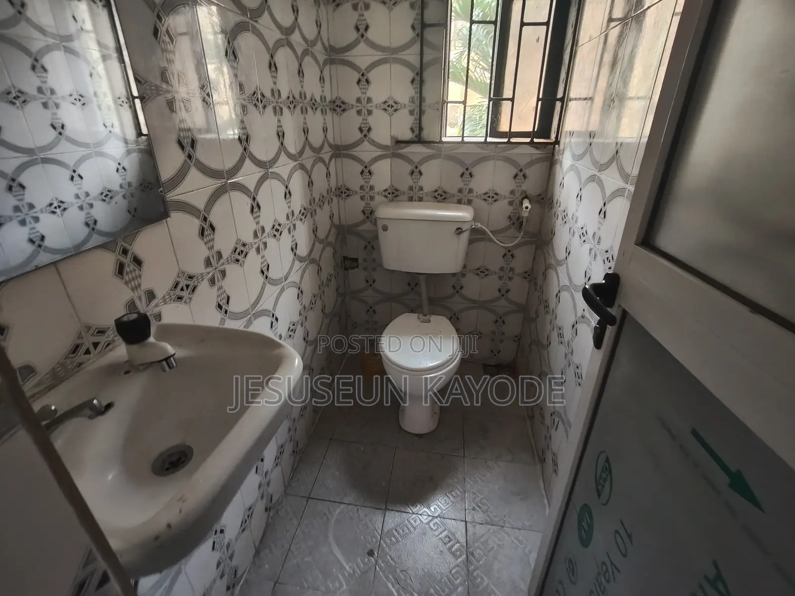 3bdrm Block of Flats in Aga Ikorodu for rent in Ikorodu Garage