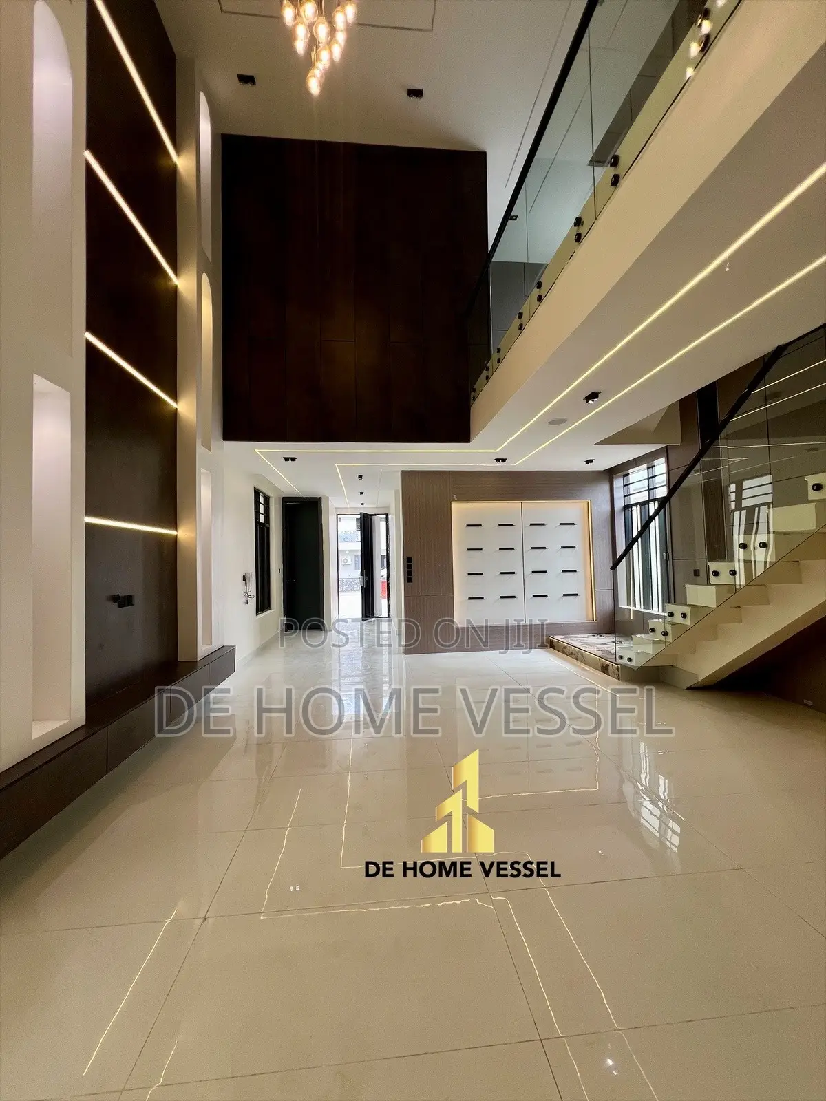 5bdrm Duplex in Chevron for sale in Chevron