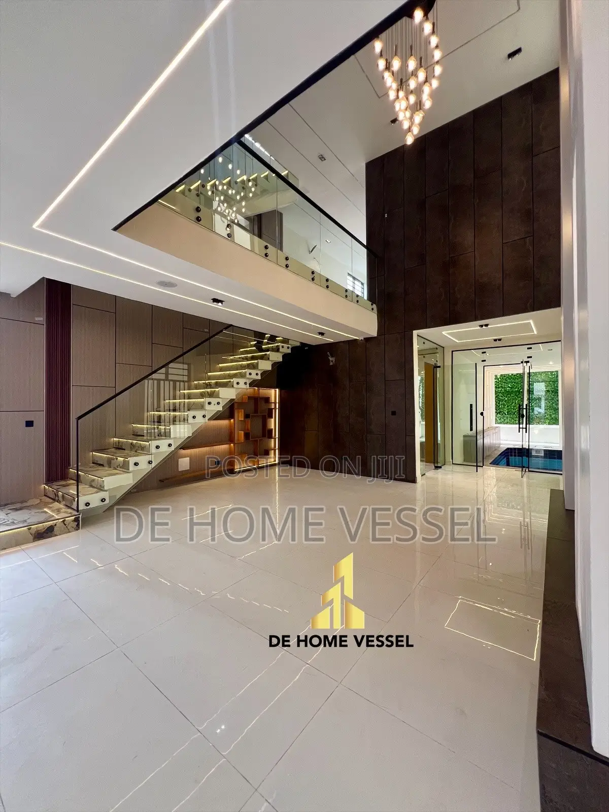 5bdrm Duplex in Chevron for sale in Chevron