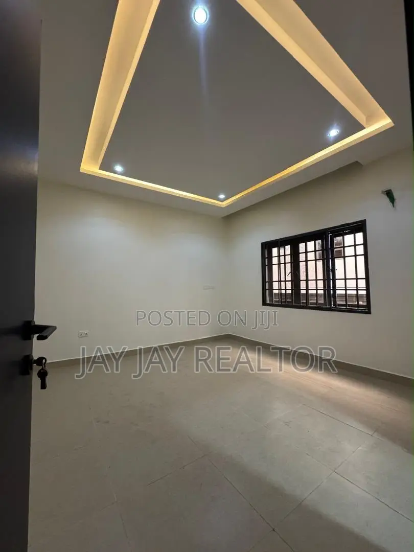 3bdrm Block of Flats in Lifecamp for sale in Life Camp