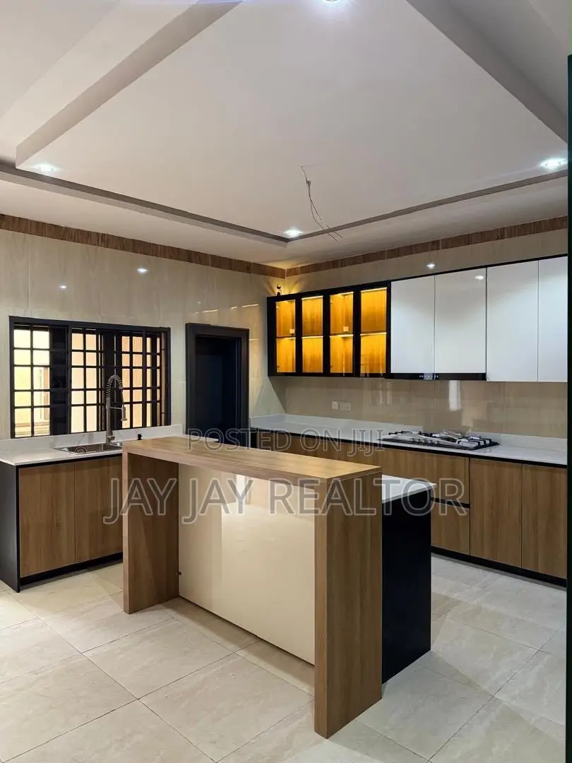 3bdrm Block of Flats in Lifecamp for sale in Life Camp