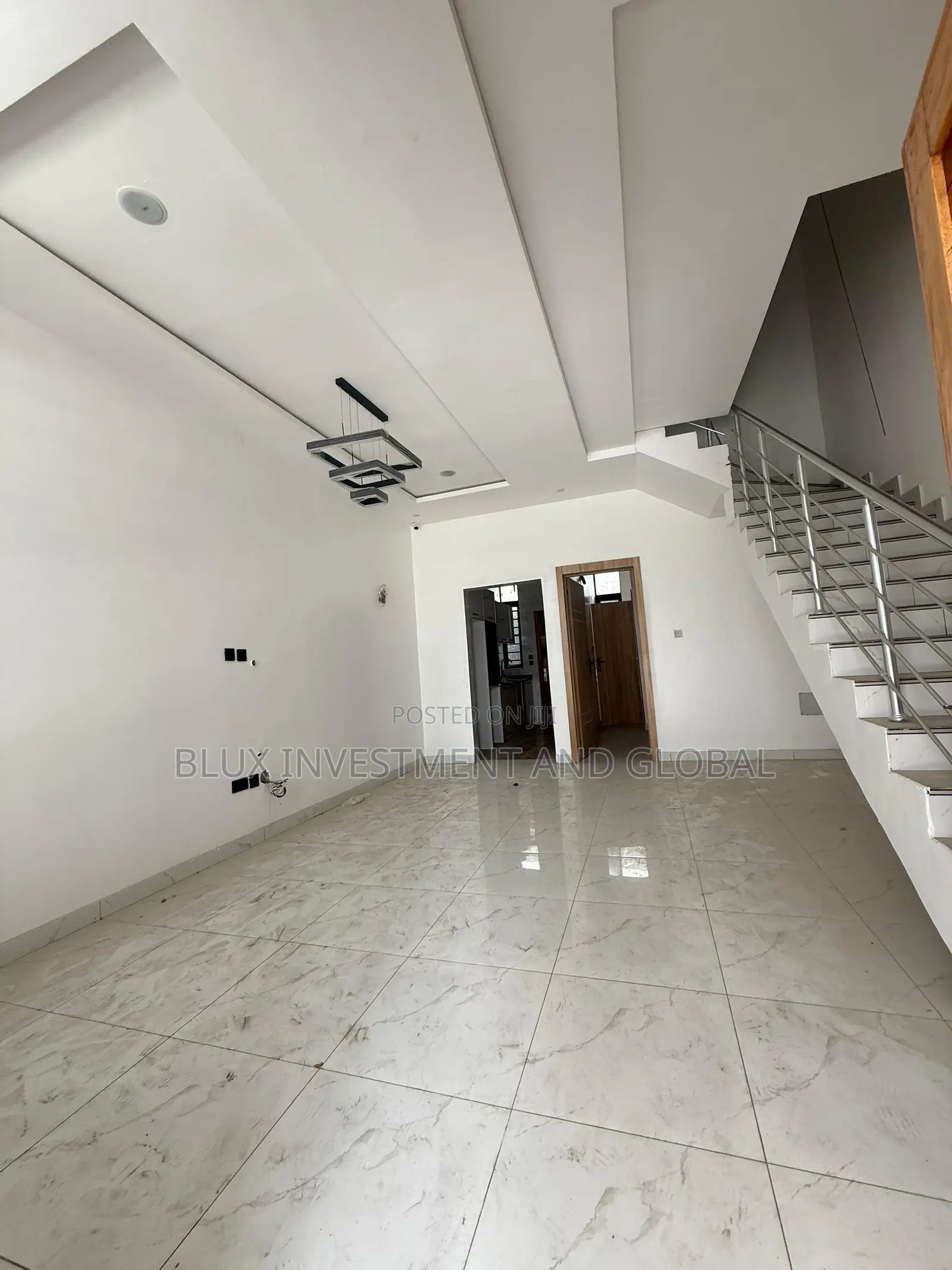 3bdrm Duplex in Chevron for sale in Chevron