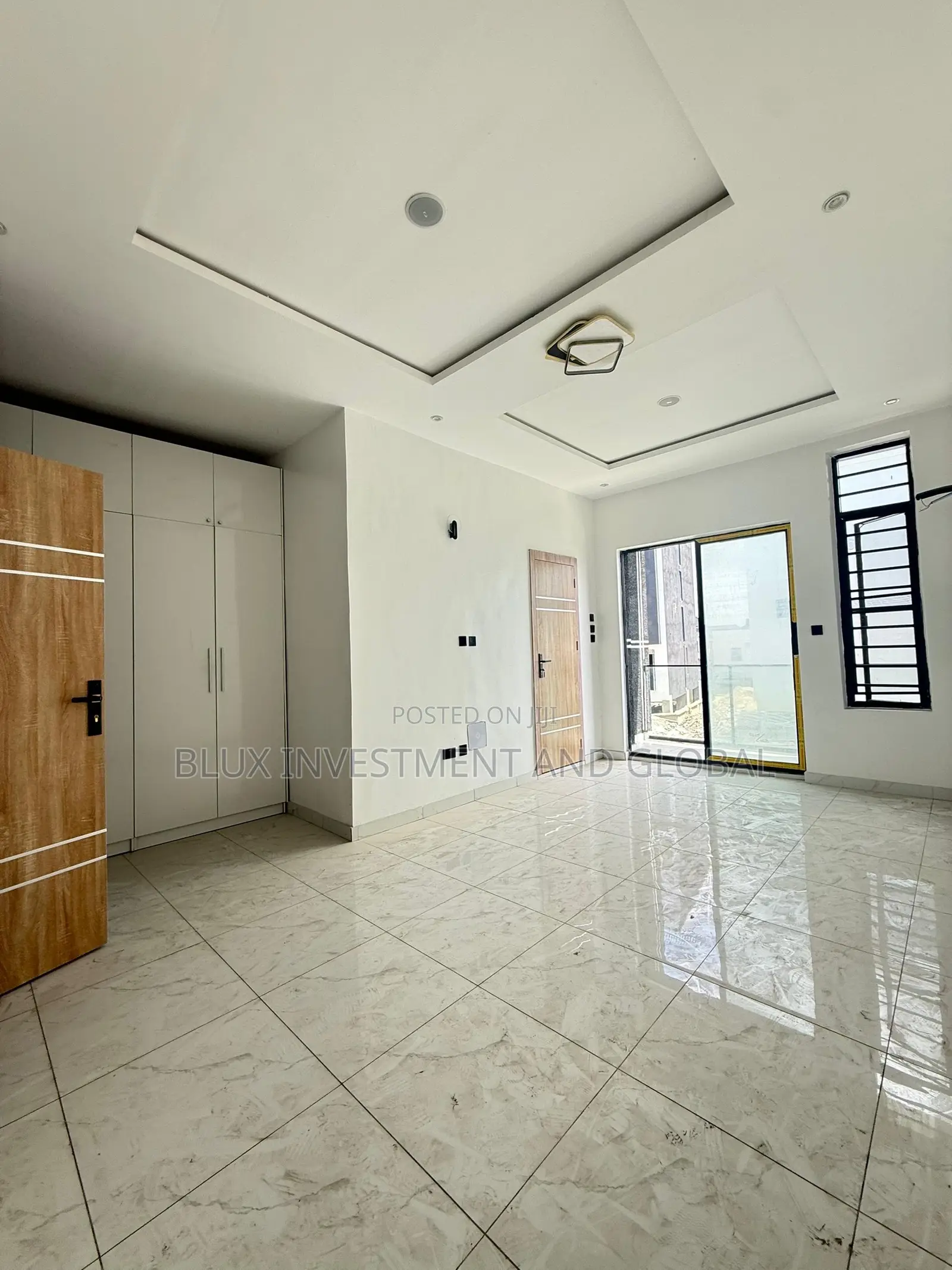 3bdrm Duplex in Chevron for sale in Chevron