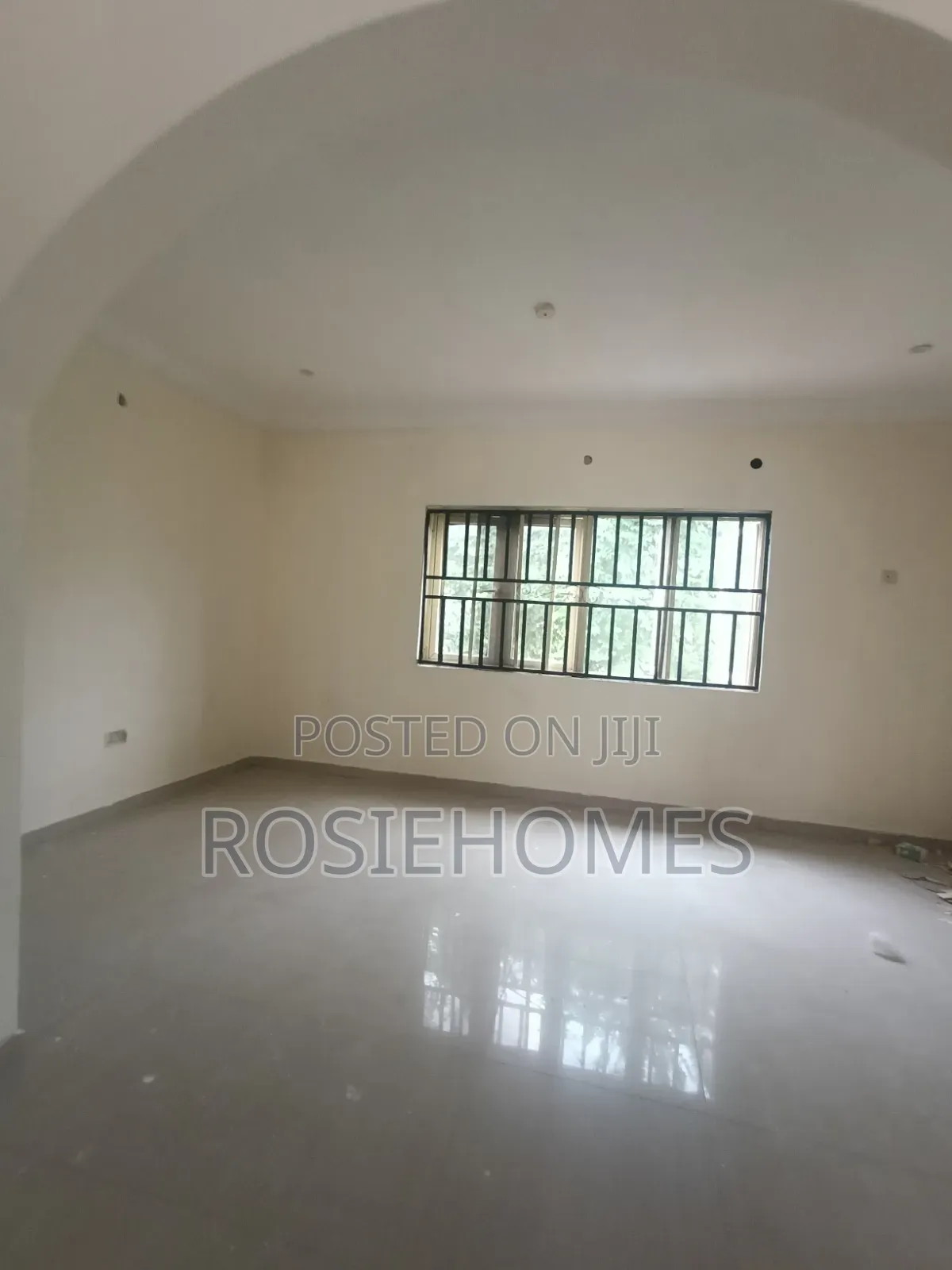 3bdrm Block of Flats in Adeba, Lakowe for rent in Lakowe