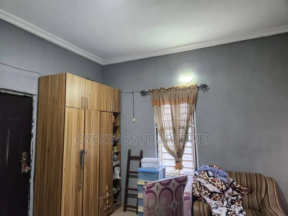 5bdrm Duplex in Ireakari Estate, Oluyole for sale in Oluyole