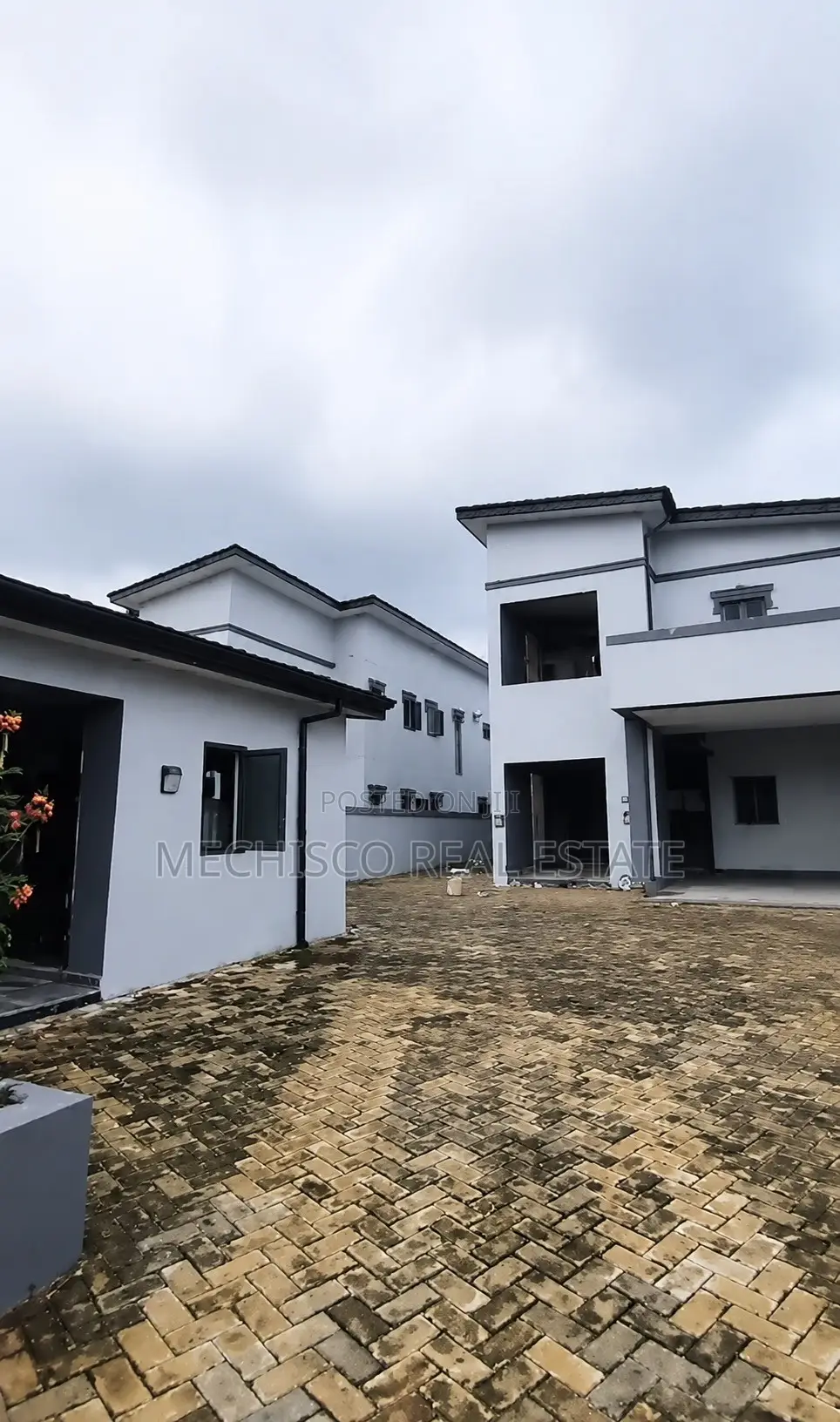 4bdrm Duplex in Eliozu for rent in Eliozu