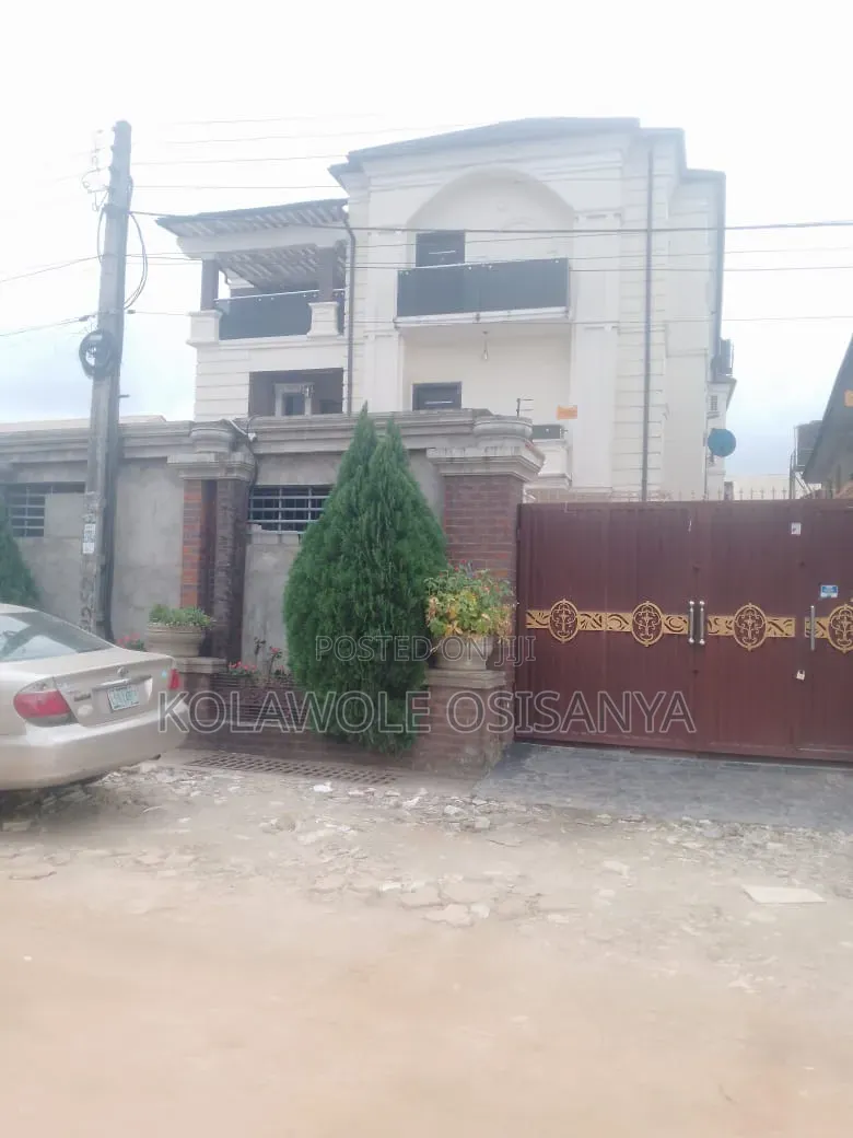 3bdrm Apartment in Harmony Villa, Isheri North for sale in Isheri North