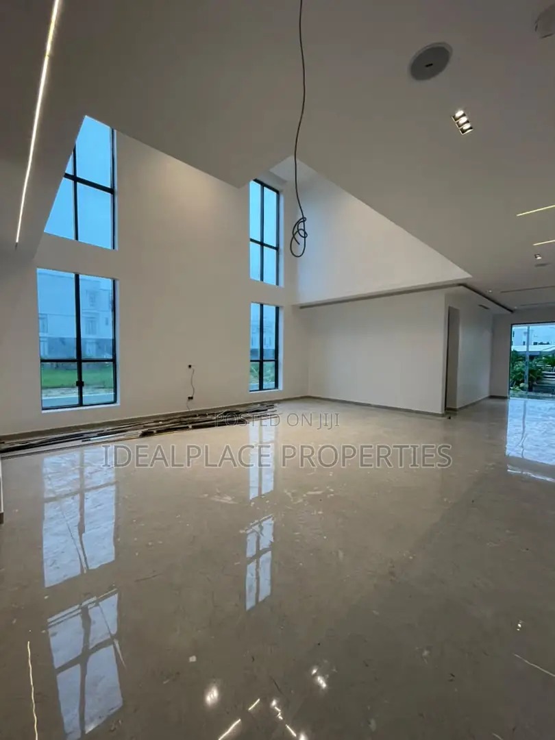 5bdrm Duplex in Cowrie Creek Estate, Ikate for sale in Ikate