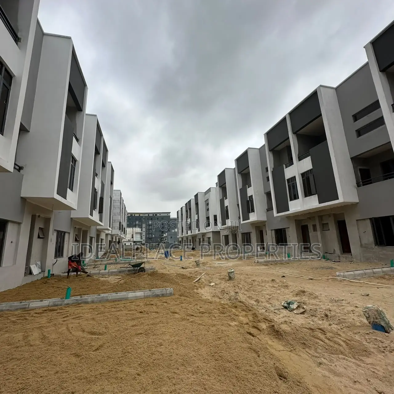 4bdrm Townhouse/Terrace in Osapa london for sale in Osapa london