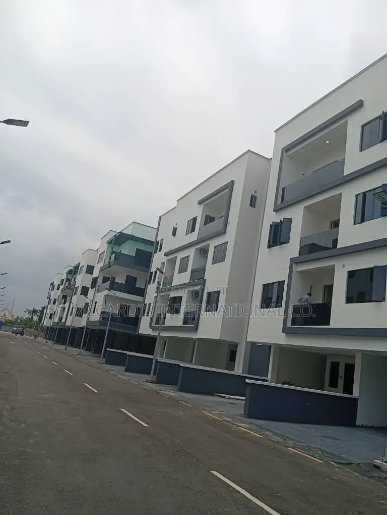 4bdrm Maisonette in Oduduwa Crescent for rent in Ikeja GRA