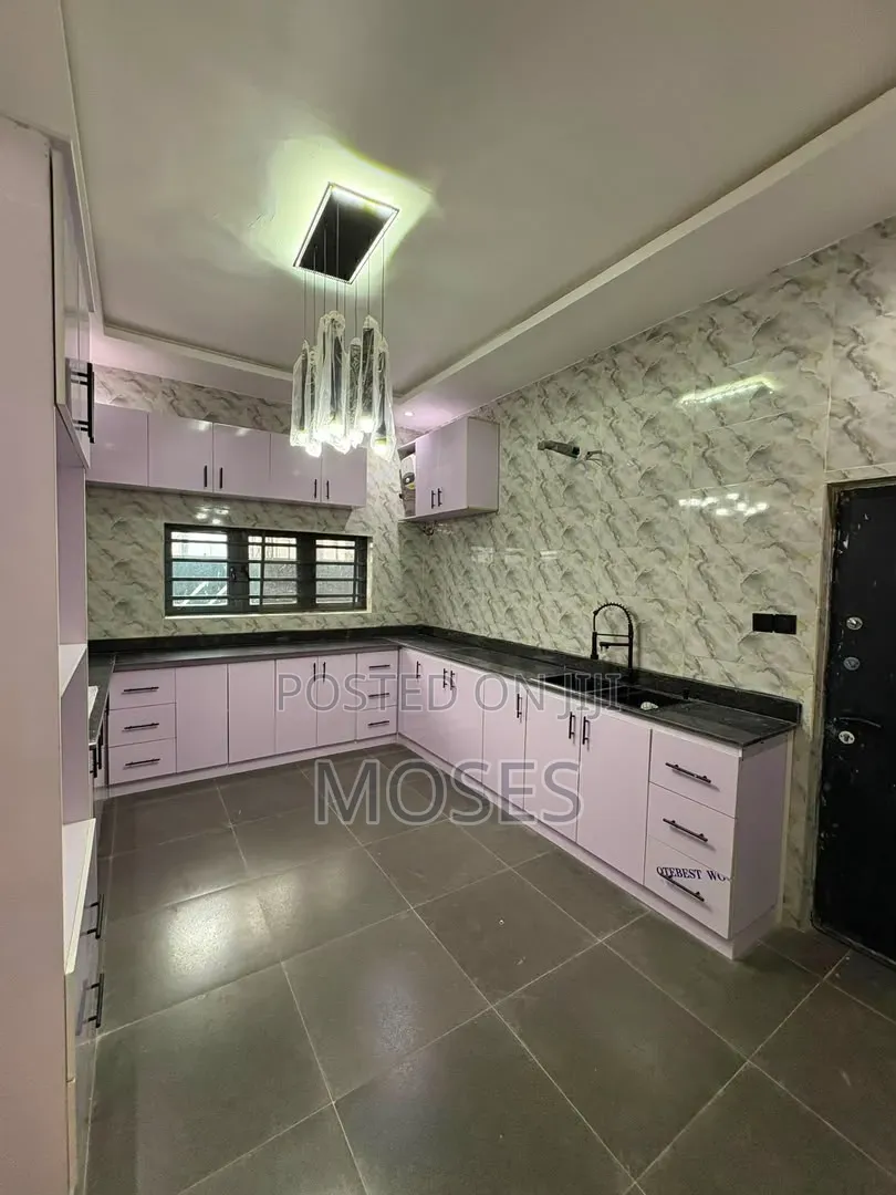 4bdrm Duplex in Golden Palm Estate, Chevron for rent in Chevron