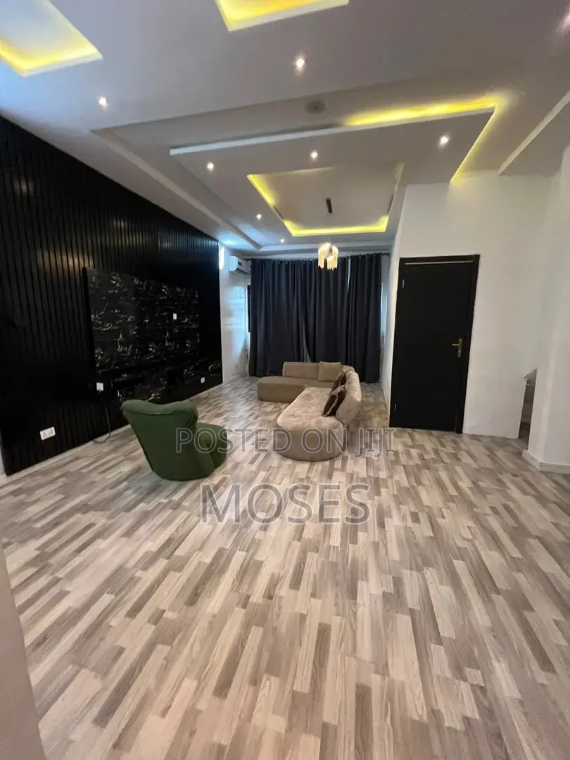 Furnished 1bdrm Apartment in Dpk Estate, Chevron for rent in Chevron