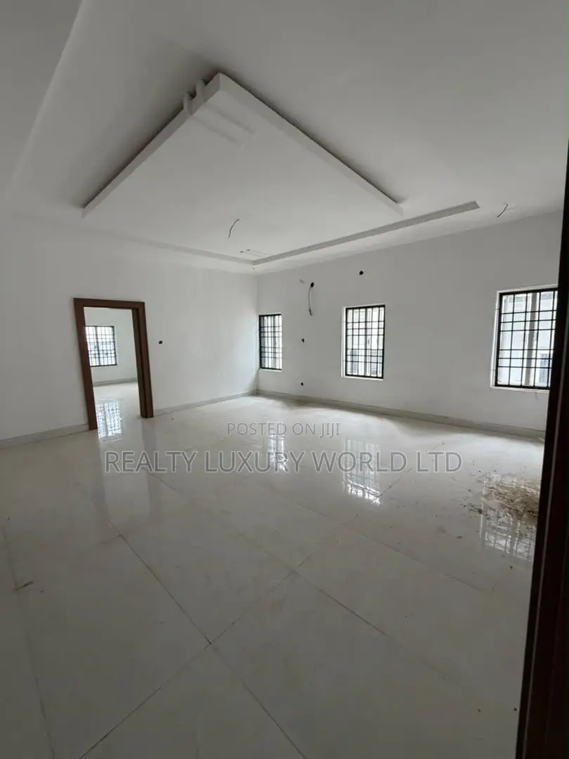 4bdrm Duplex in Dape for sale in Dape