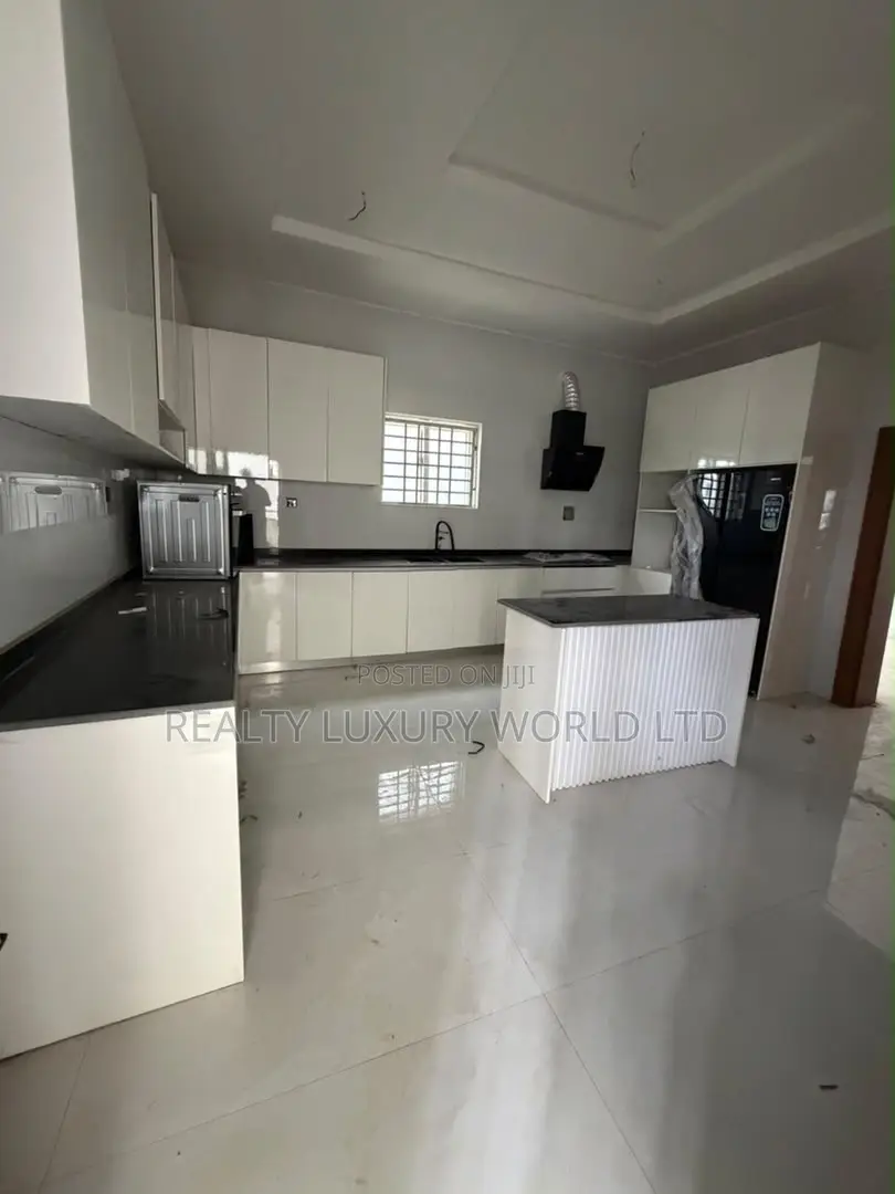 4bdrm Duplex in Dape for sale in Dape