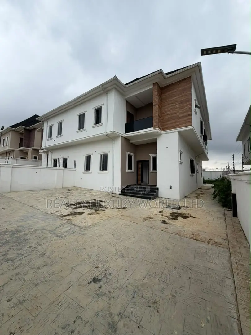 4bdrm Duplex in Dape for sale in Dape