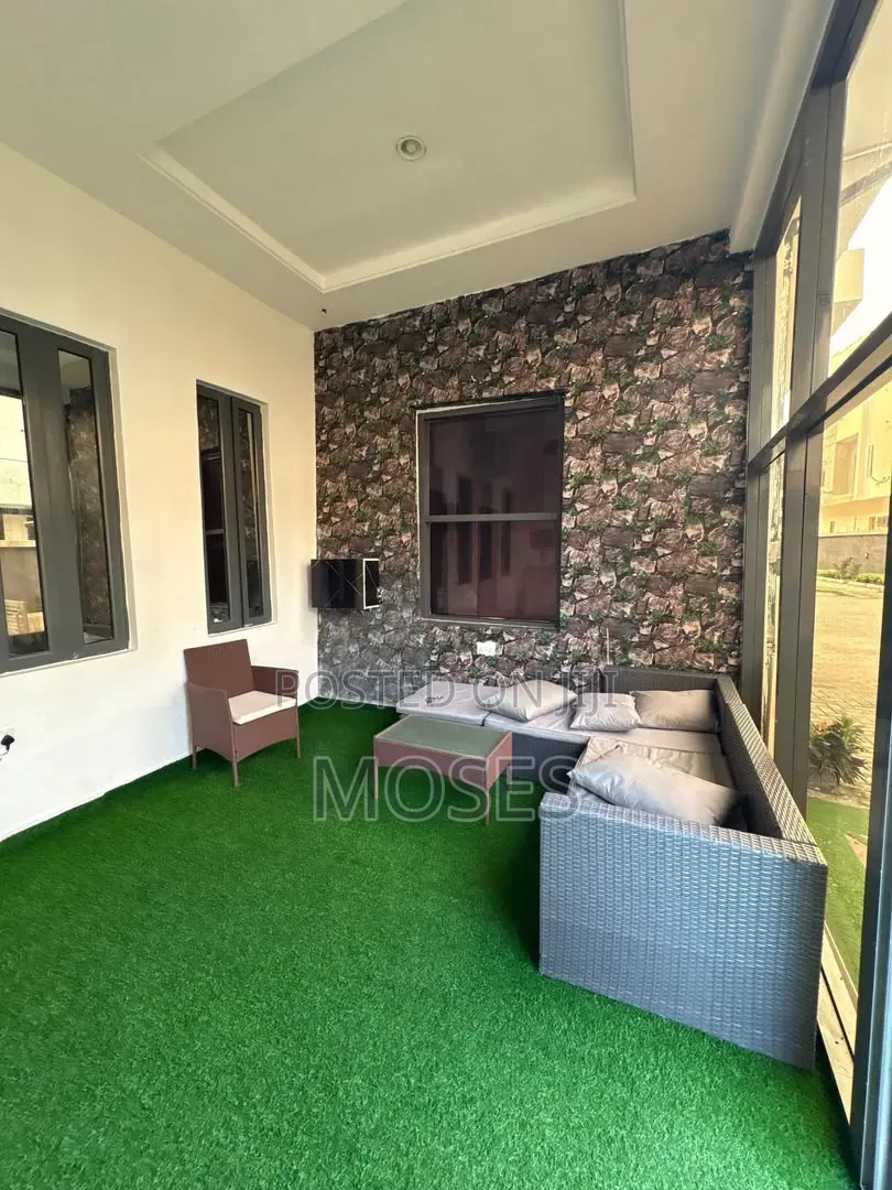 Furnished 4bdrm Duplex in Dpk Estate, Chevron for rent in Chevron