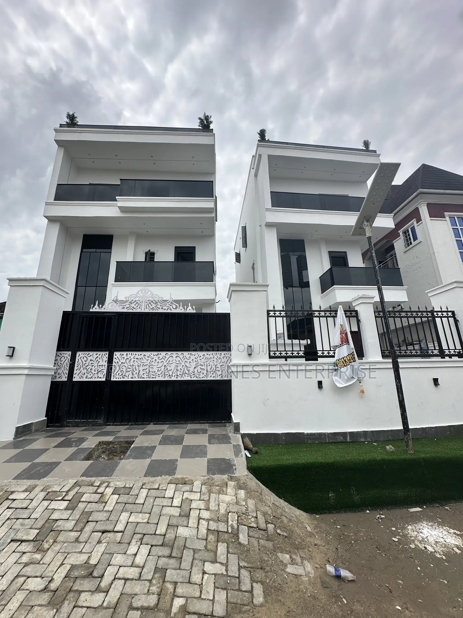 Furnished 5bdrm Duplex in Startimes Estate, Apple Junction for sale in Apple Junction