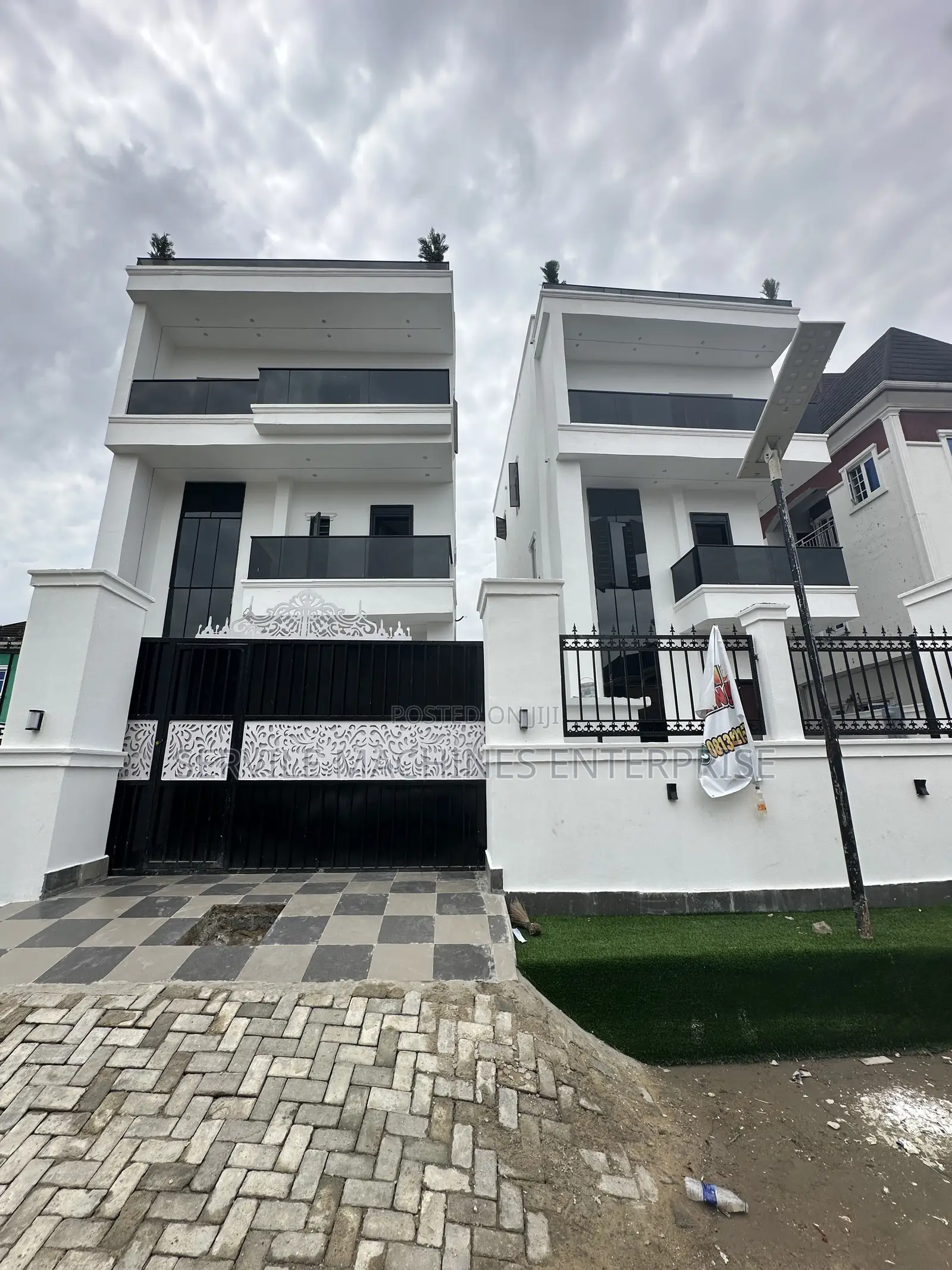 Furnished 5bdrm Duplex in Startimes Estate, Apple Junction for sale in Apple Junction