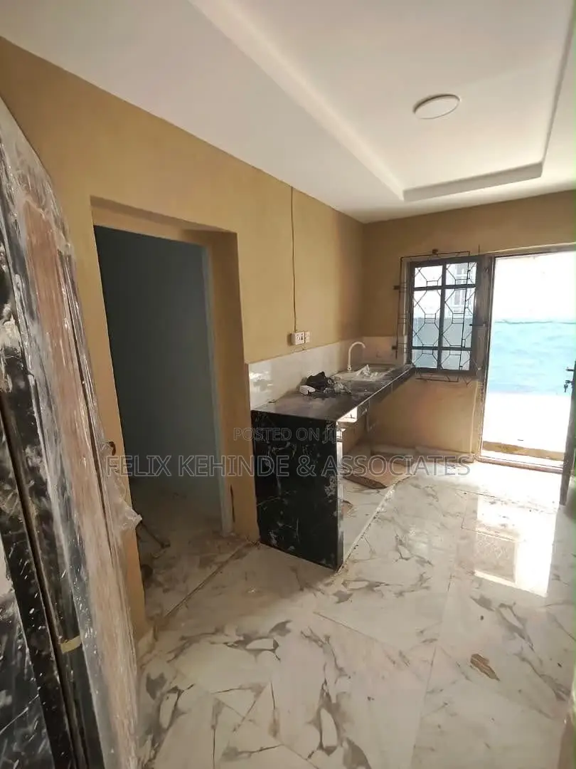 3bdrm Block of Flats in Old Bodija for rent in Bodija