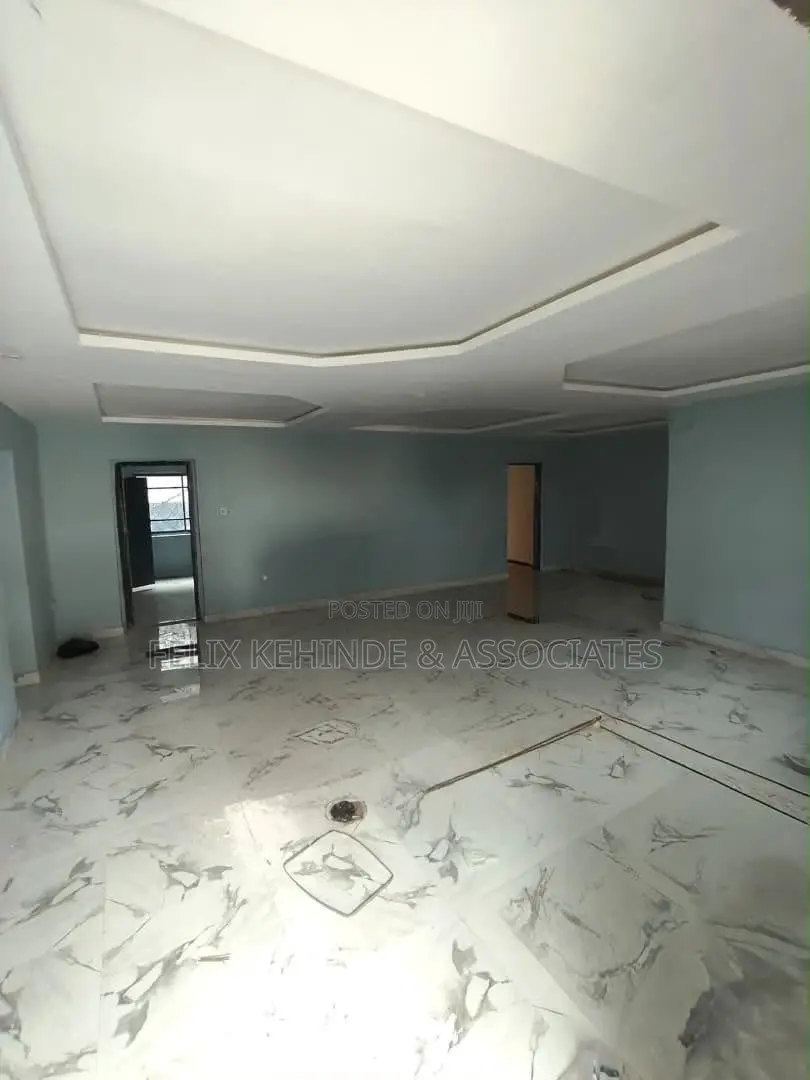 3bdrm Block of Flats in Old Bodija for rent in Bodija