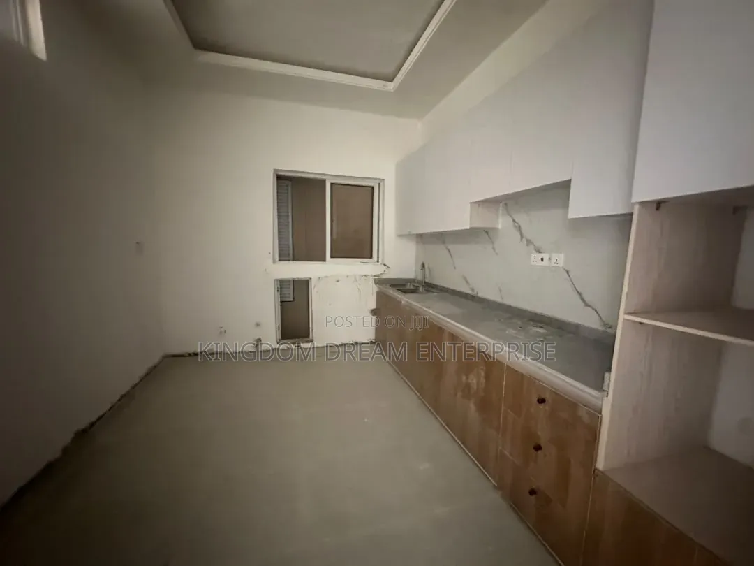 3bdrm Block of Flats in Osapa London Lekki for rent in Osapa london