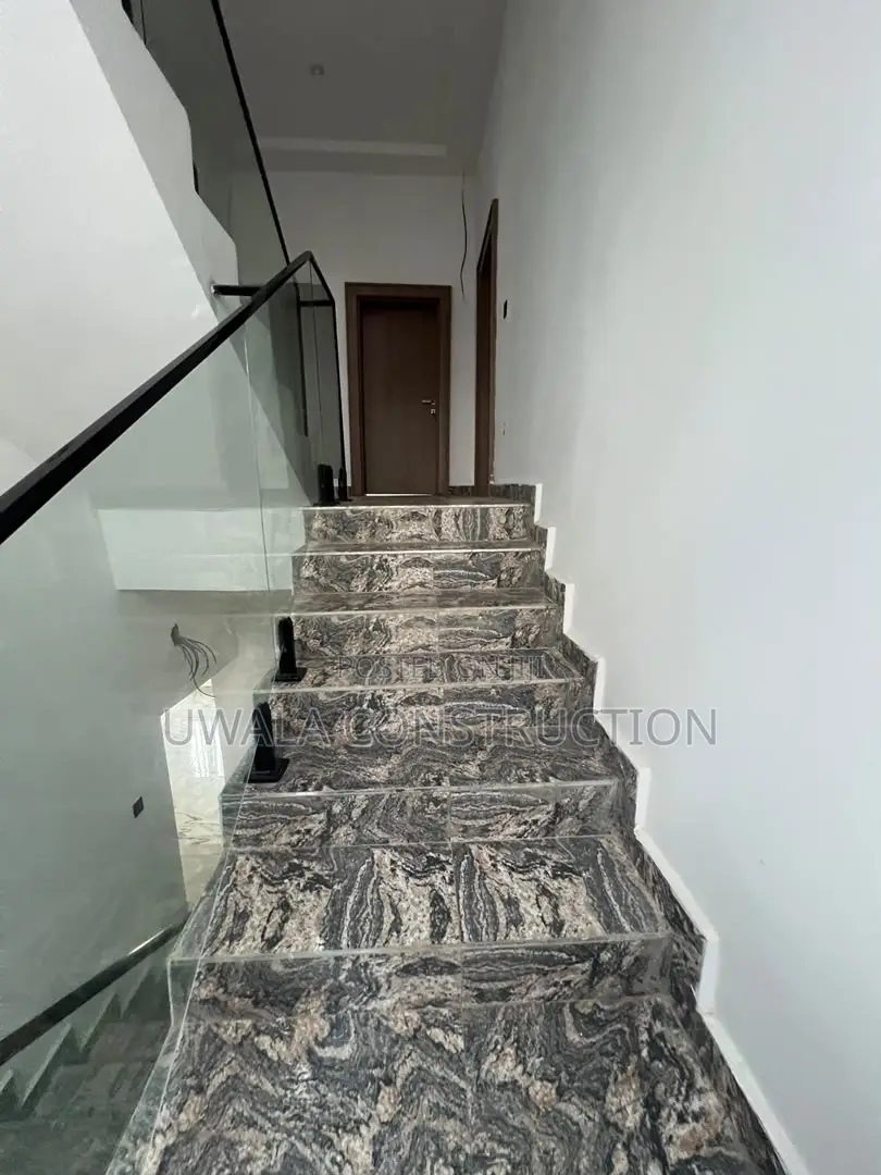6bdrm Duplex in Guzape District for sale in Guzape District