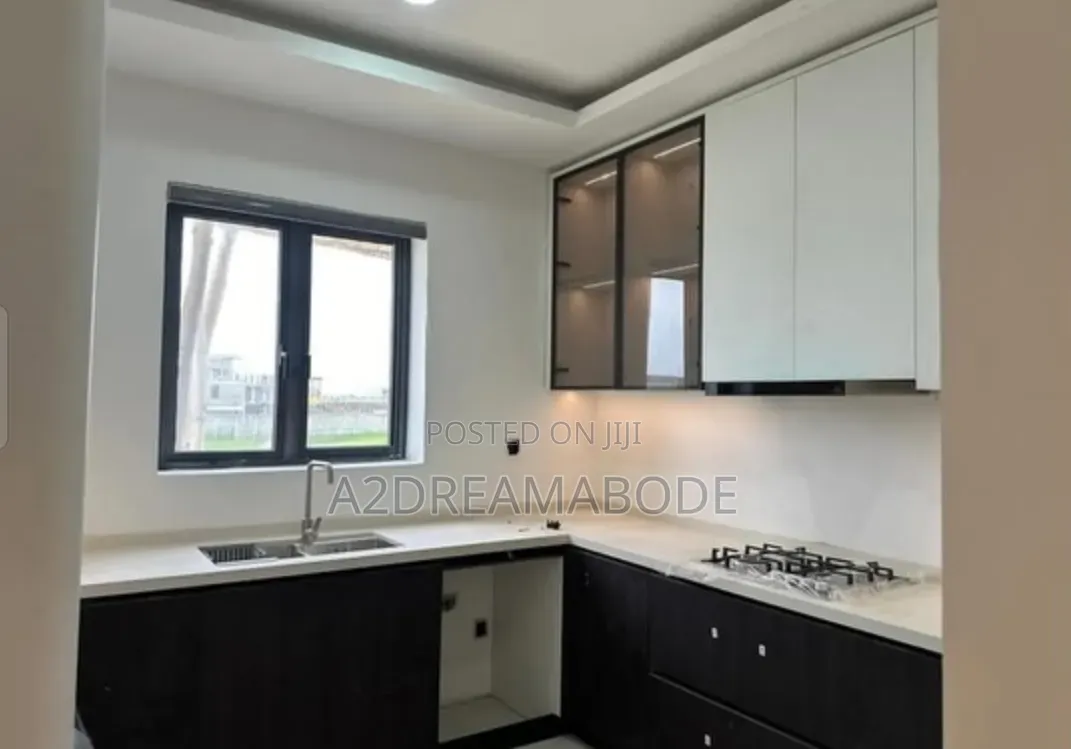 Furnished 4bdrm Duplex in Lekki Phase 1 for sale in Lekki Phase 1