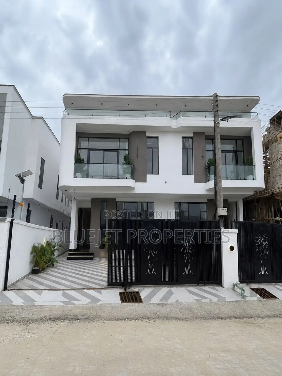 Furnished 4bdrm Duplex in Ikota Estate for sale in Ikota