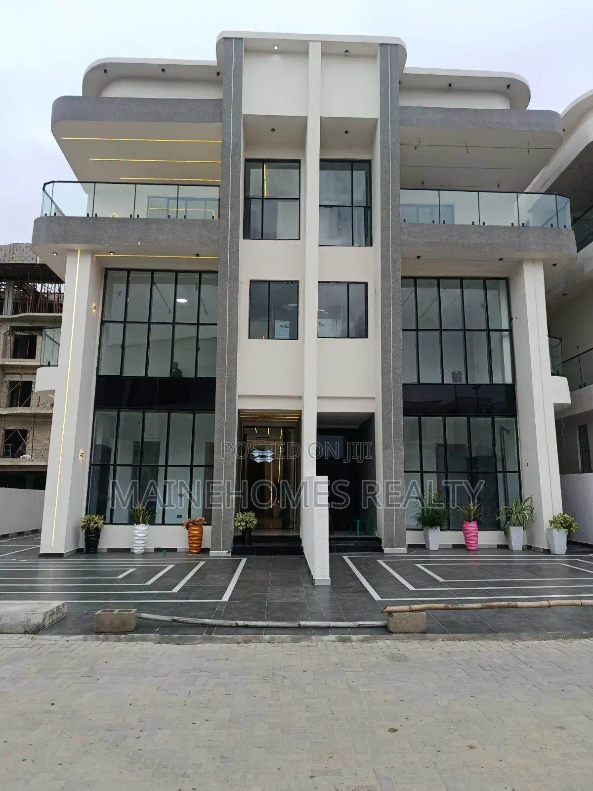5bdrm Duplex in Lekki Phase 1 for sale in Lekki Phase 1