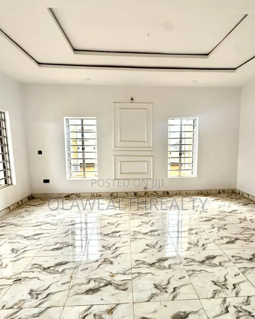 5bdrm Duplex in Okebadan Estate, Akobo for sale in Akobo