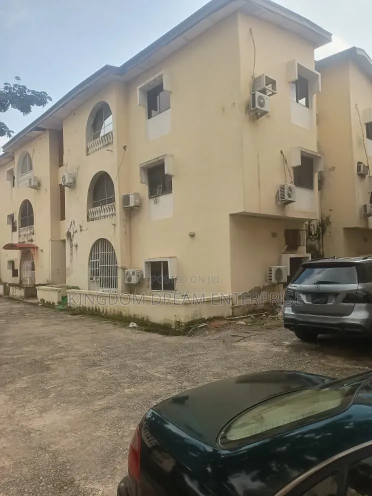 18bdrm Block of Flats in Wuse 2 Abuja Nigeria for sale in Wuse 2