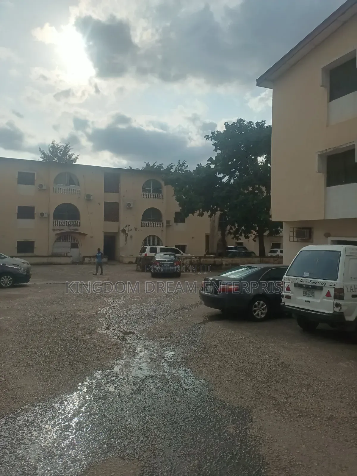 18bdrm Block of Flats in Wuse 2 Abuja Nigeria for sale in Wuse 2