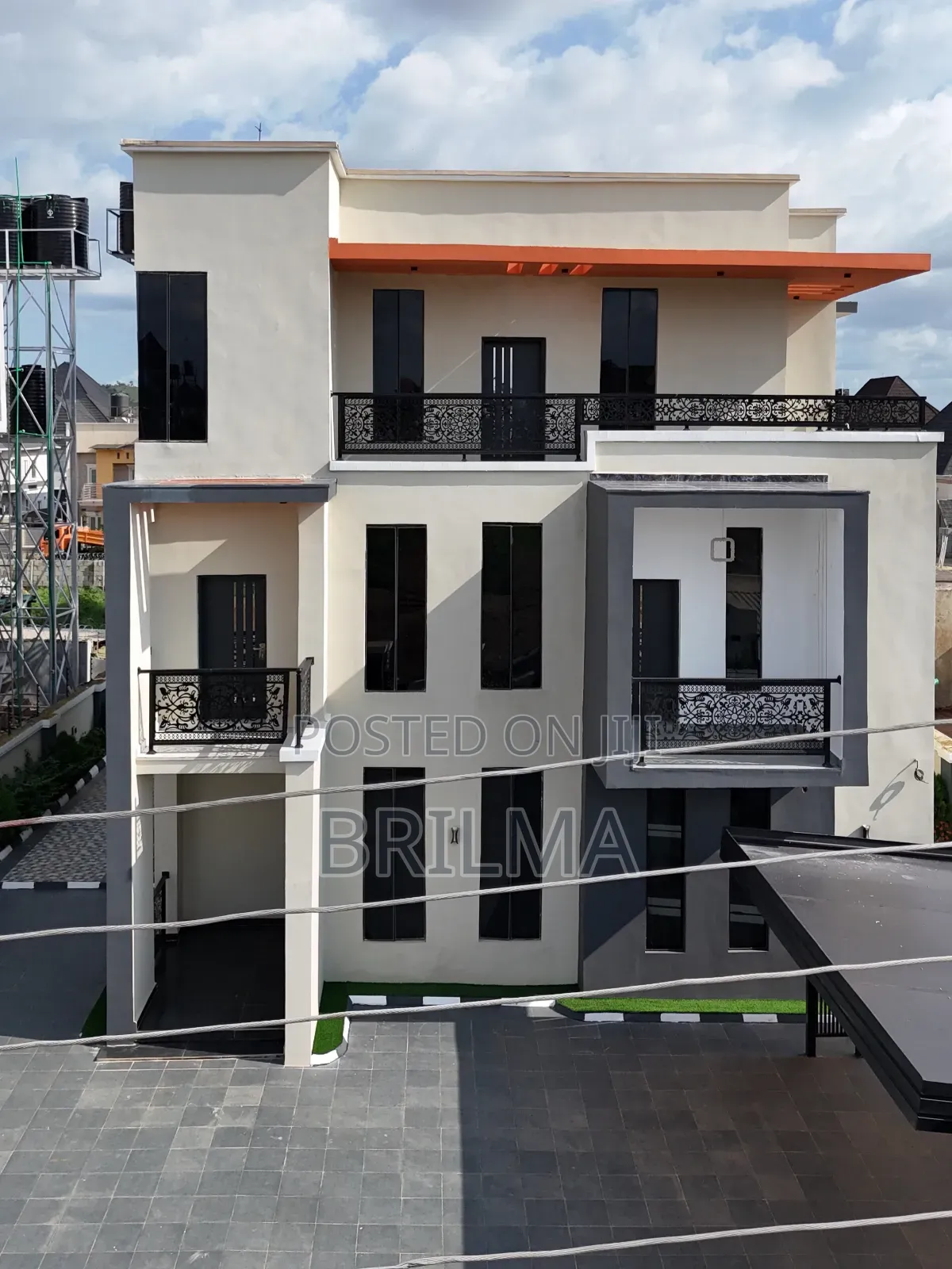 5bdrm Duplex in Apo Resettlement for sale in Apo Resettlement