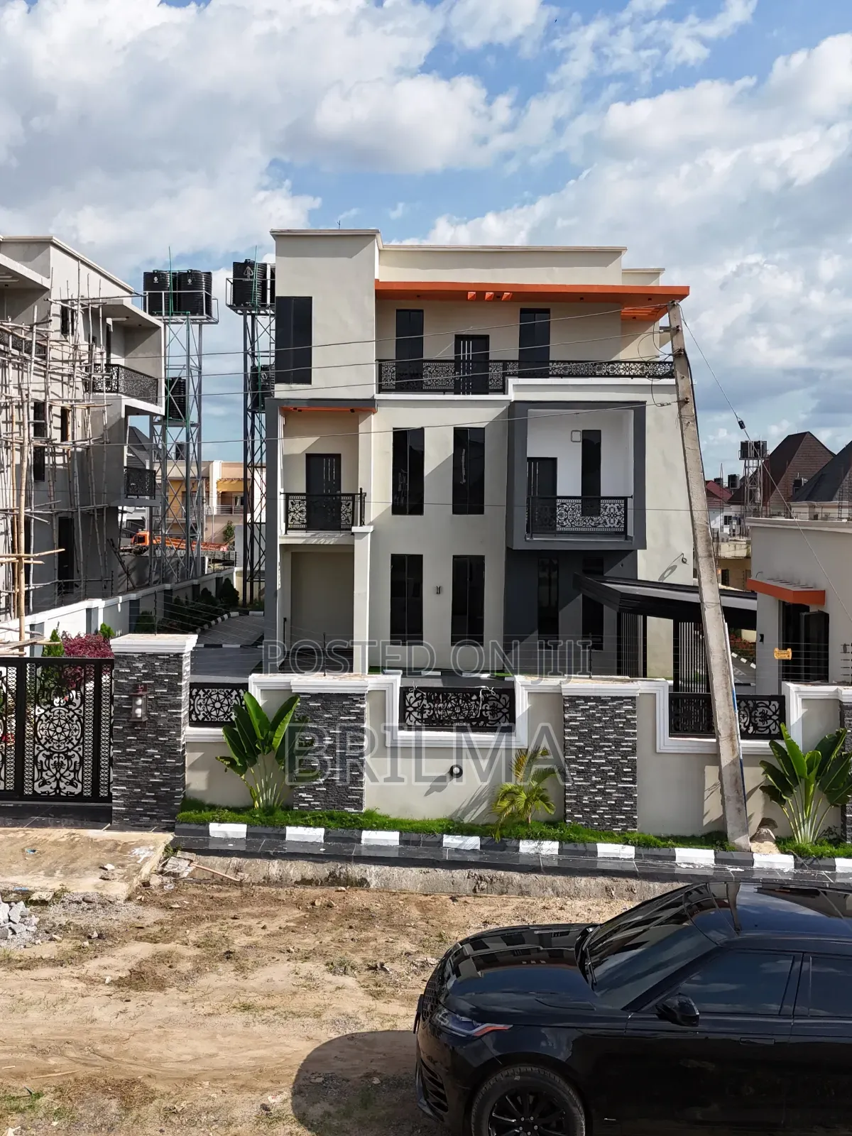 5bdrm Duplex in Apo Resettlement for sale in Apo Resettlement