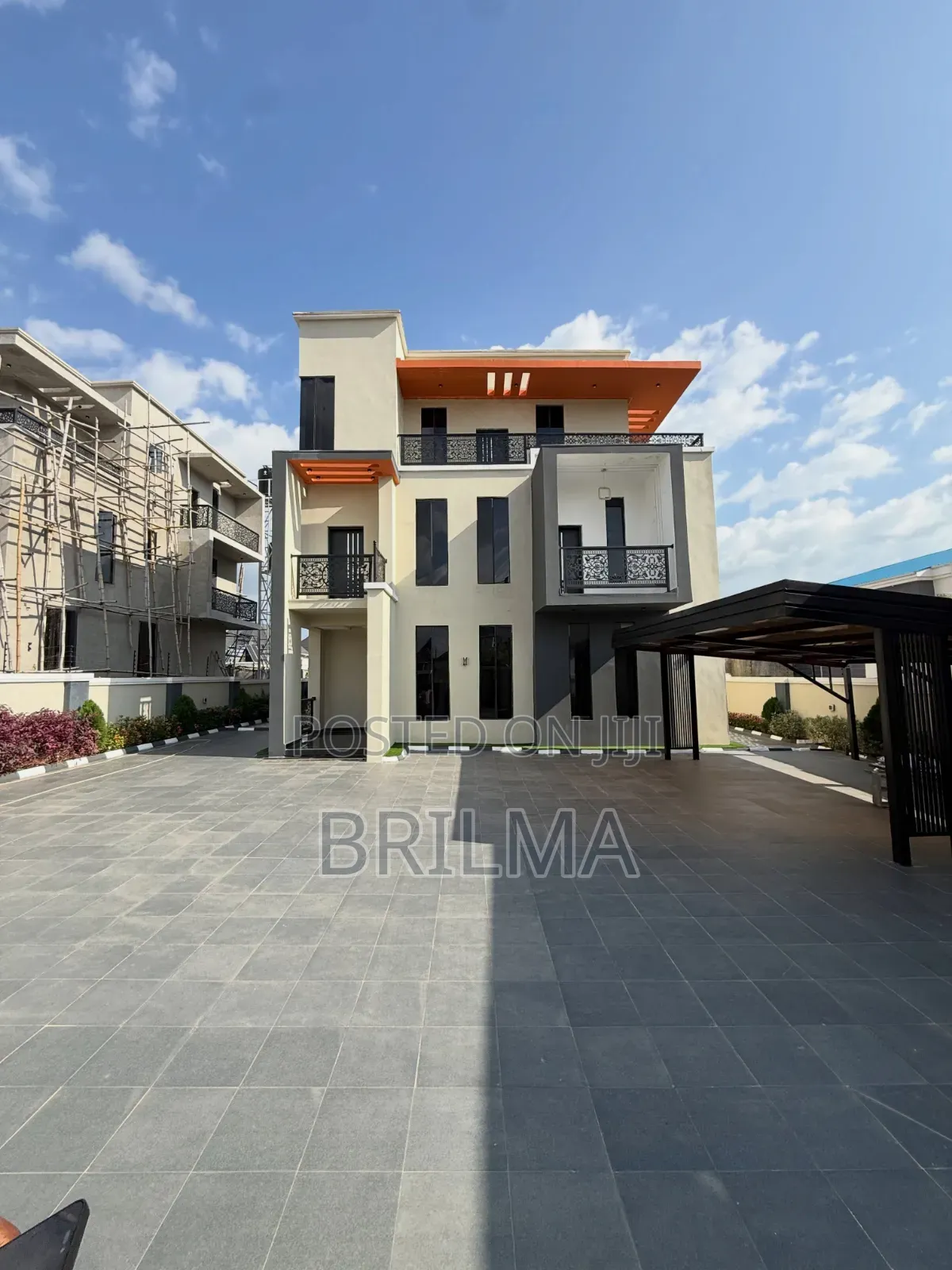 5bdrm Duplex in Apo Resettlement for sale in Apo Resettlement