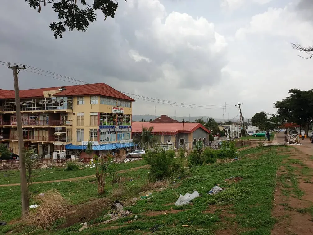 Prime Commercial Plaza for Sale Investment Opportunity C of O in Zone 5 / Wuse