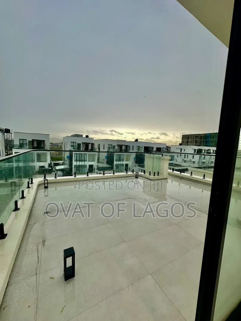 5bdrm Duplex in Lekki Phase 1 for sale in Lekki Phase 1