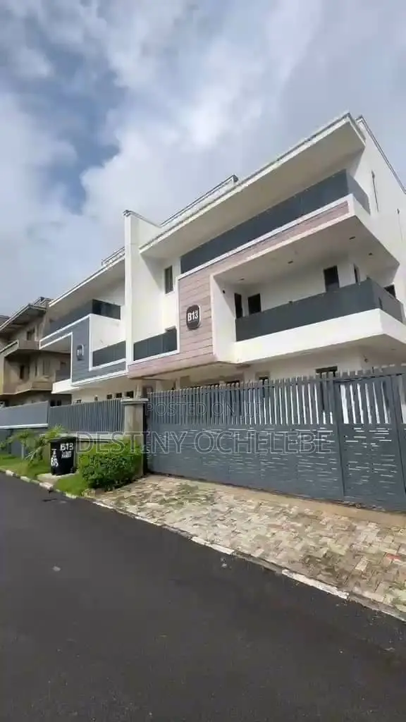 4bdrm Duplex in Kukwaba, Close To, Kubwa for rent in Kubwa