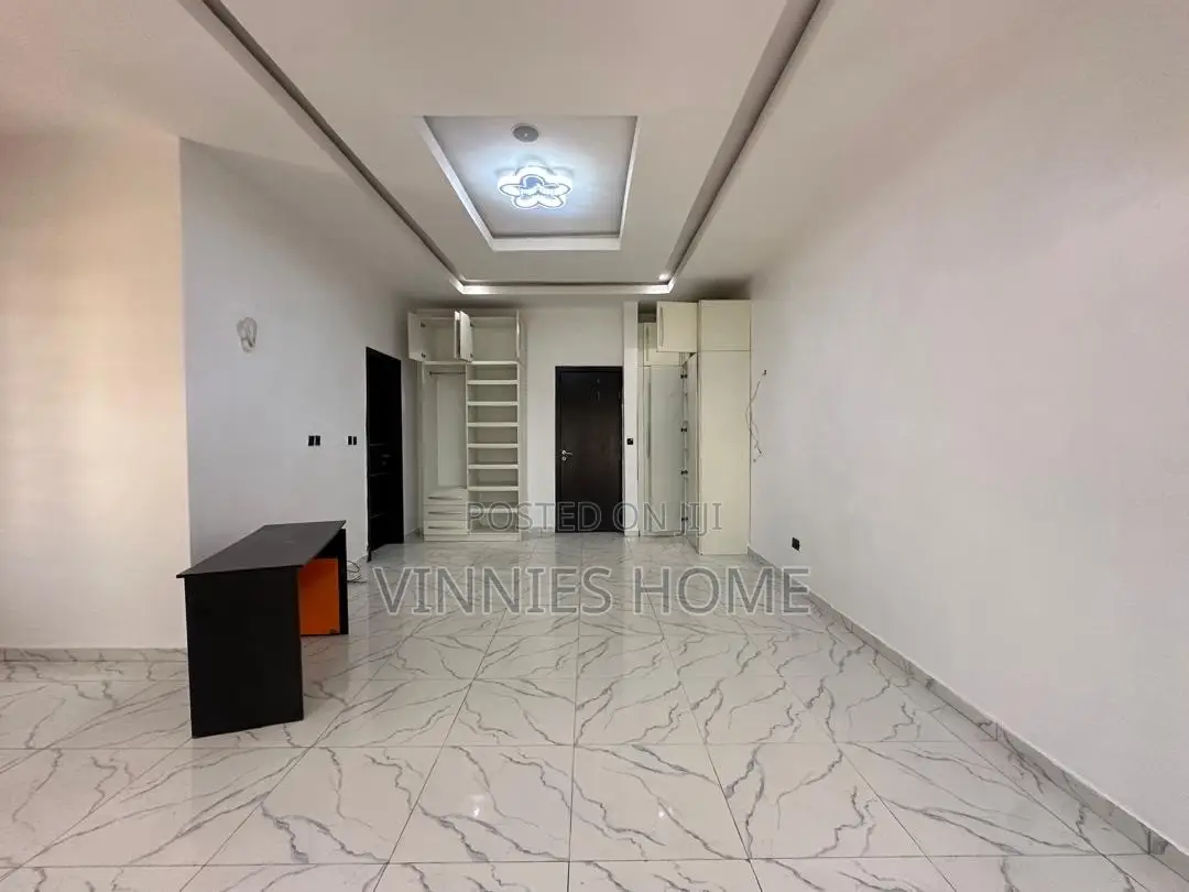 4bdrm Duplex in Chevron for rent in Chevron
