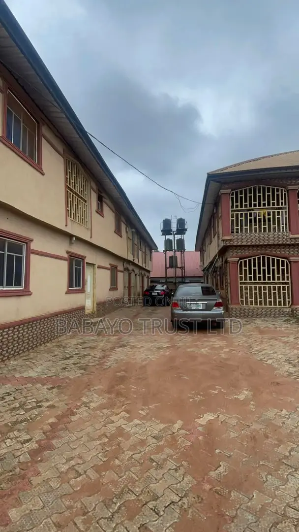 20bdrm Block of Flats in Isiohor, Benin City for sale in Benin City