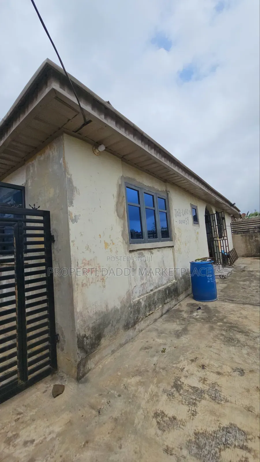 3bdrm Bungalow in Ikola, Ipaja for sale in Ipaja