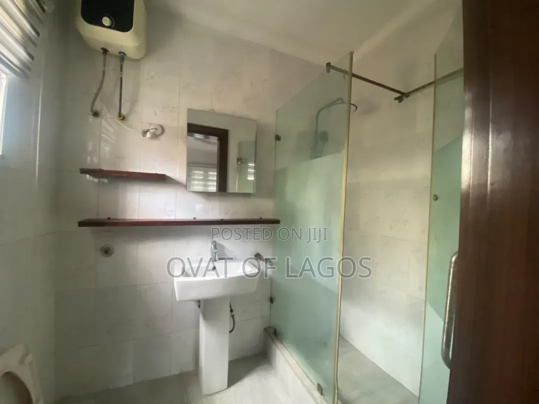 3bdrm Apartment in Lekki Phase 1 for rent in Lekki Phase 1