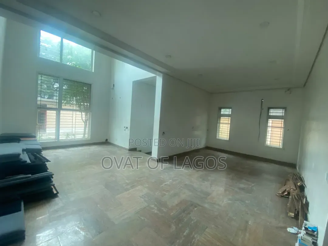 4bdrm Duplex in Lekki Phase 1 for rent in Lekki Phase 1